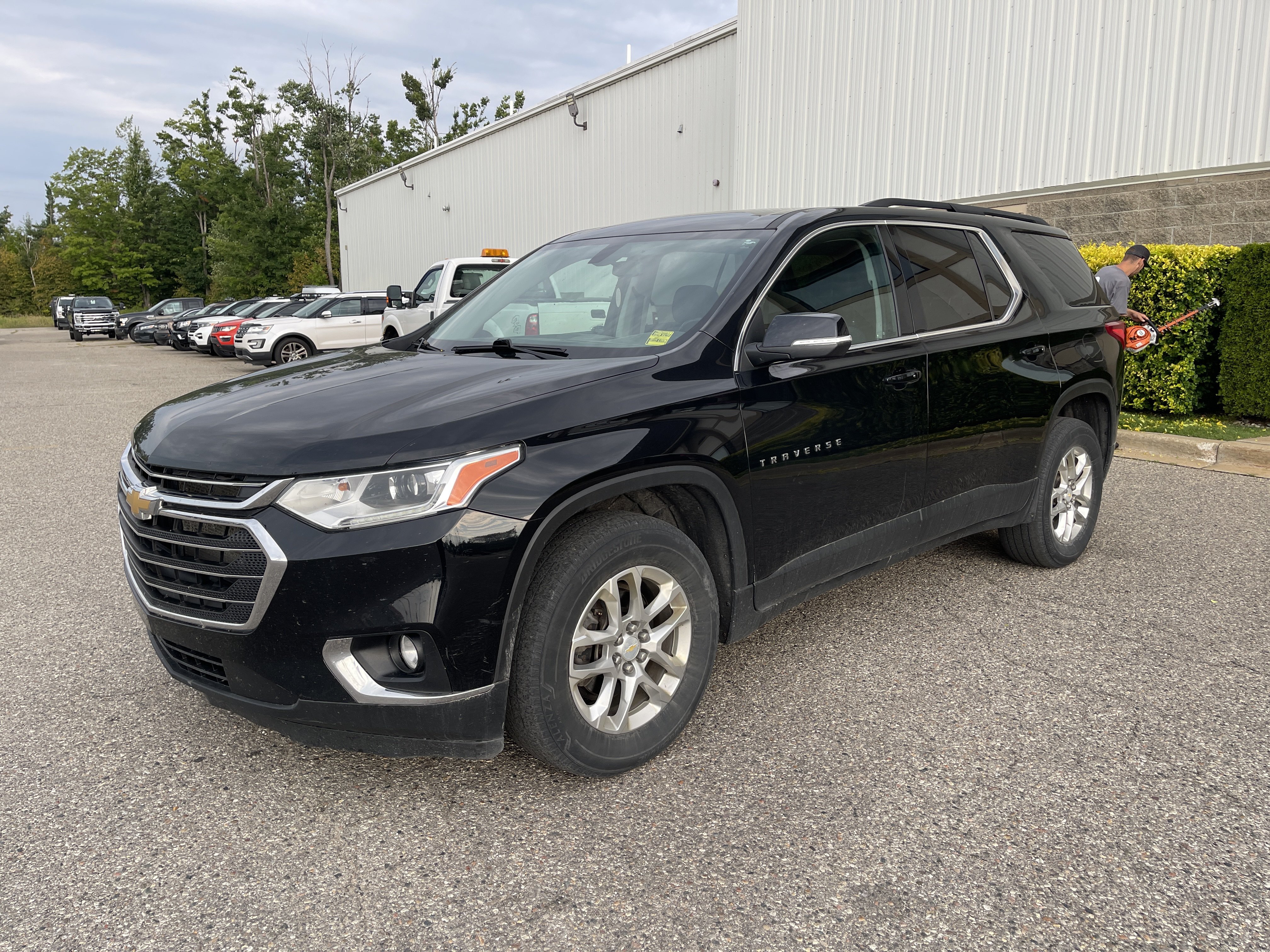 Used 2021 Chevrolet Traverse LT w/ LPO, Floor Liner Package AWD/4WD image 9