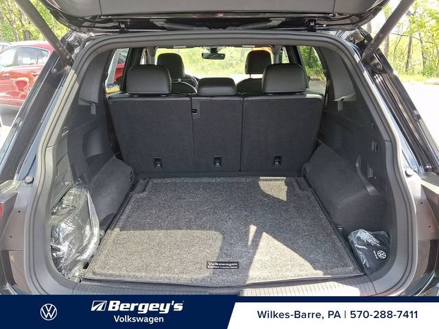 Certified 2024 Volkswagen Tiguan SEL R-Line AWD/4WD image 31