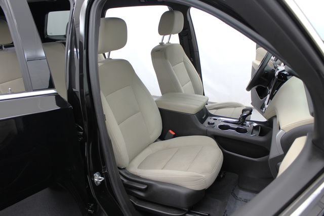 Used 2022 Chevrolet Traverse LS FWD image 23