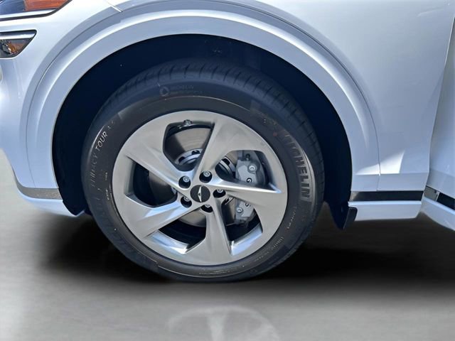 New 2026 Genesis GV70 2.5T Select image 17