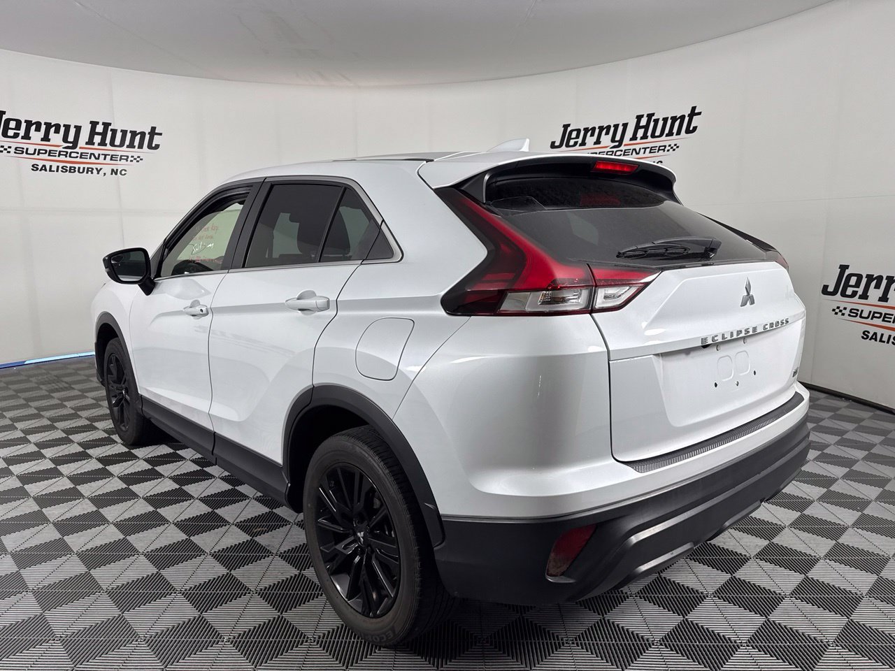 Used 2023 Mitsubishi Eclipse Cross LE AWD/4WD image 8