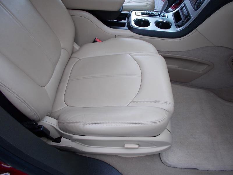 Used 2012 GMC Acadia SLT image 19