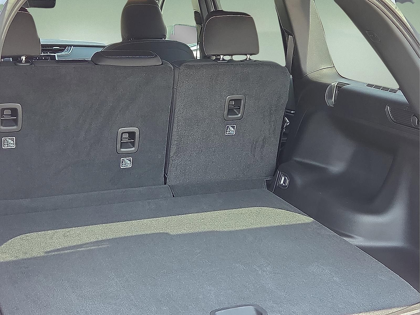 New 2025 Jeep Grand Cherokee Laredo image 8