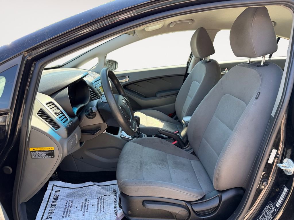Used 2017 Kia Forte LX FWD image 11