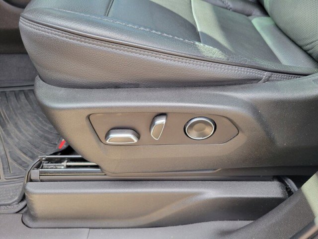 Used 2021 GMC Yukon Denali w/ Denali Premium Package image 24