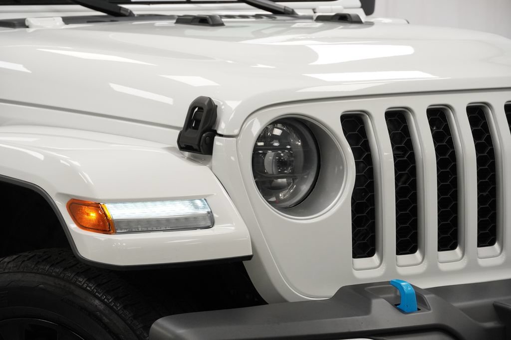 Used 2023 Jeep Wrangler Unlimited Sahara w/ Cold Weather Group AWD/4WD image 5