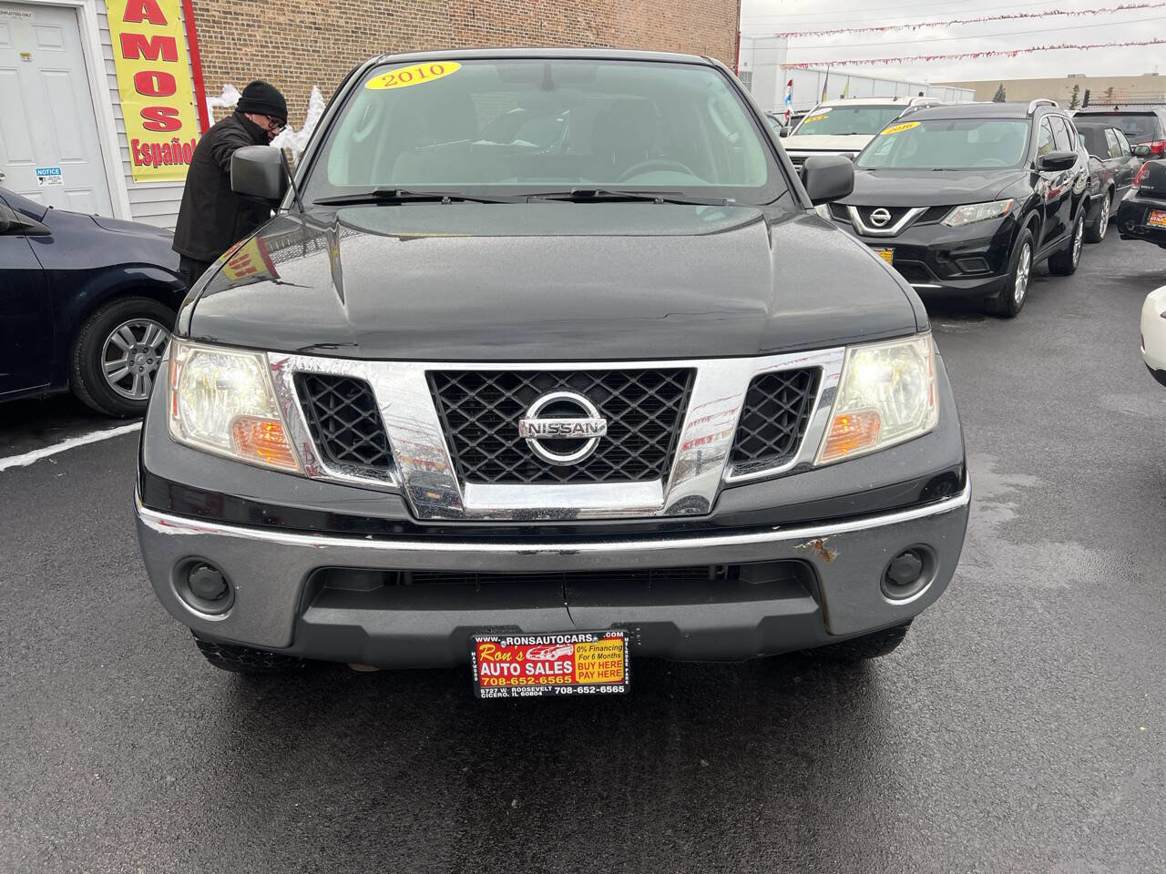 Used 2010 Nissan Frontier SE image 3