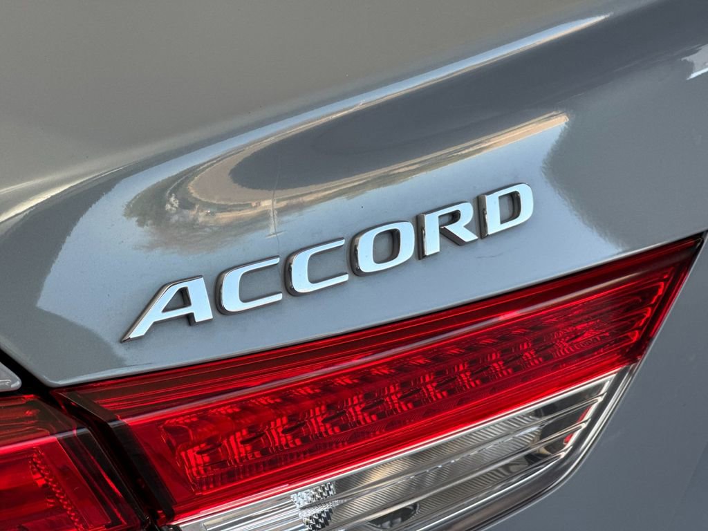 Used 2021 Honda Accord Touring image 25