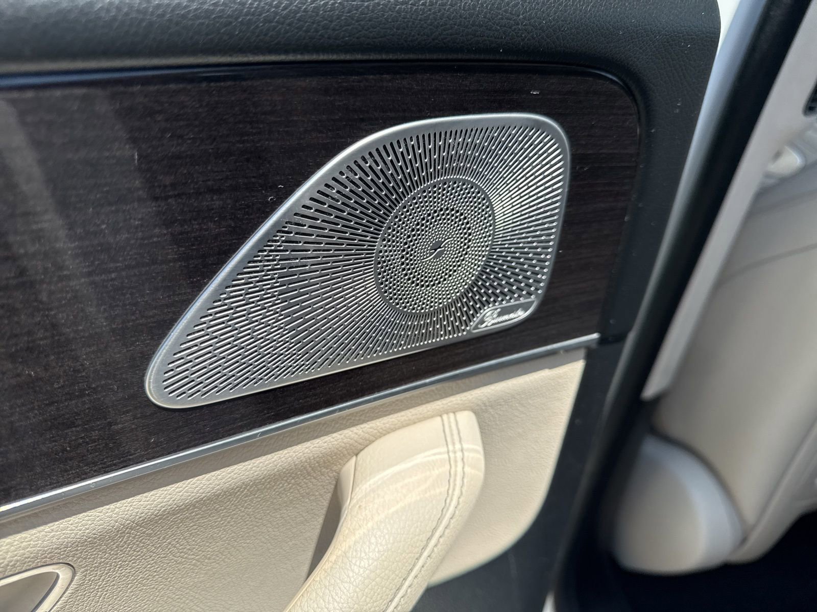 Used 2021 Mercedes-Benz GLS 450 4MATIC image 11