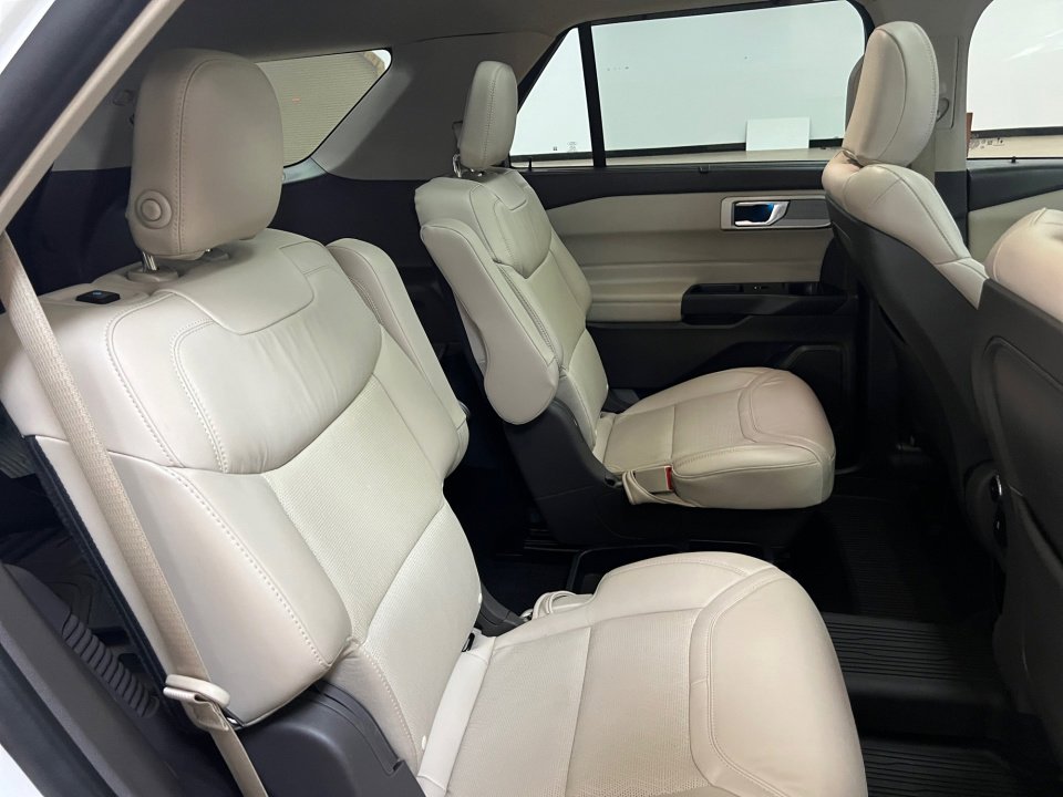 Used 2020 Ford Explorer Platinum image 33