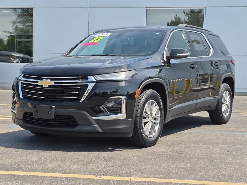 Used 2023 Chevrolet Traverse LT