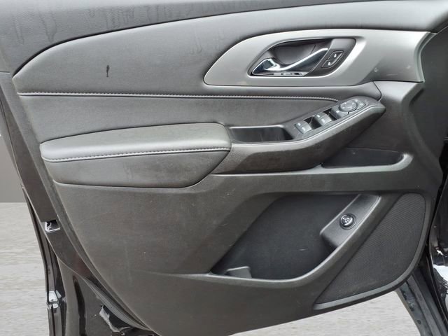 Used 2023 Chevrolet Traverse LT image 16