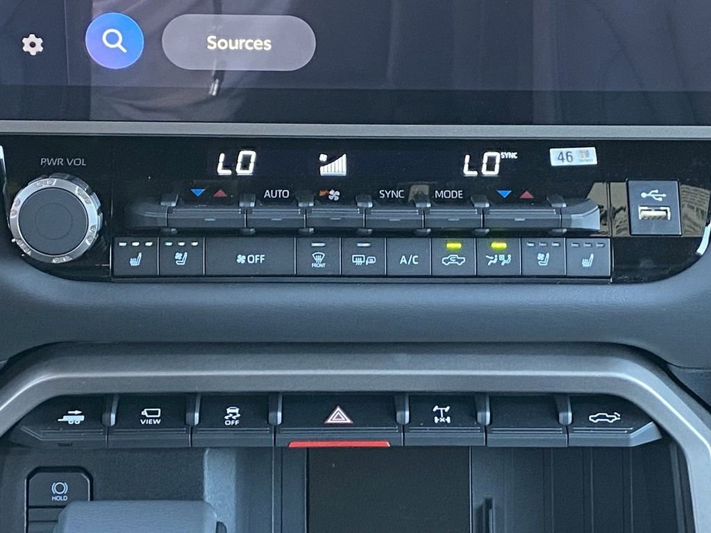 Used 2026 Toyota Tundra Platinum image 31