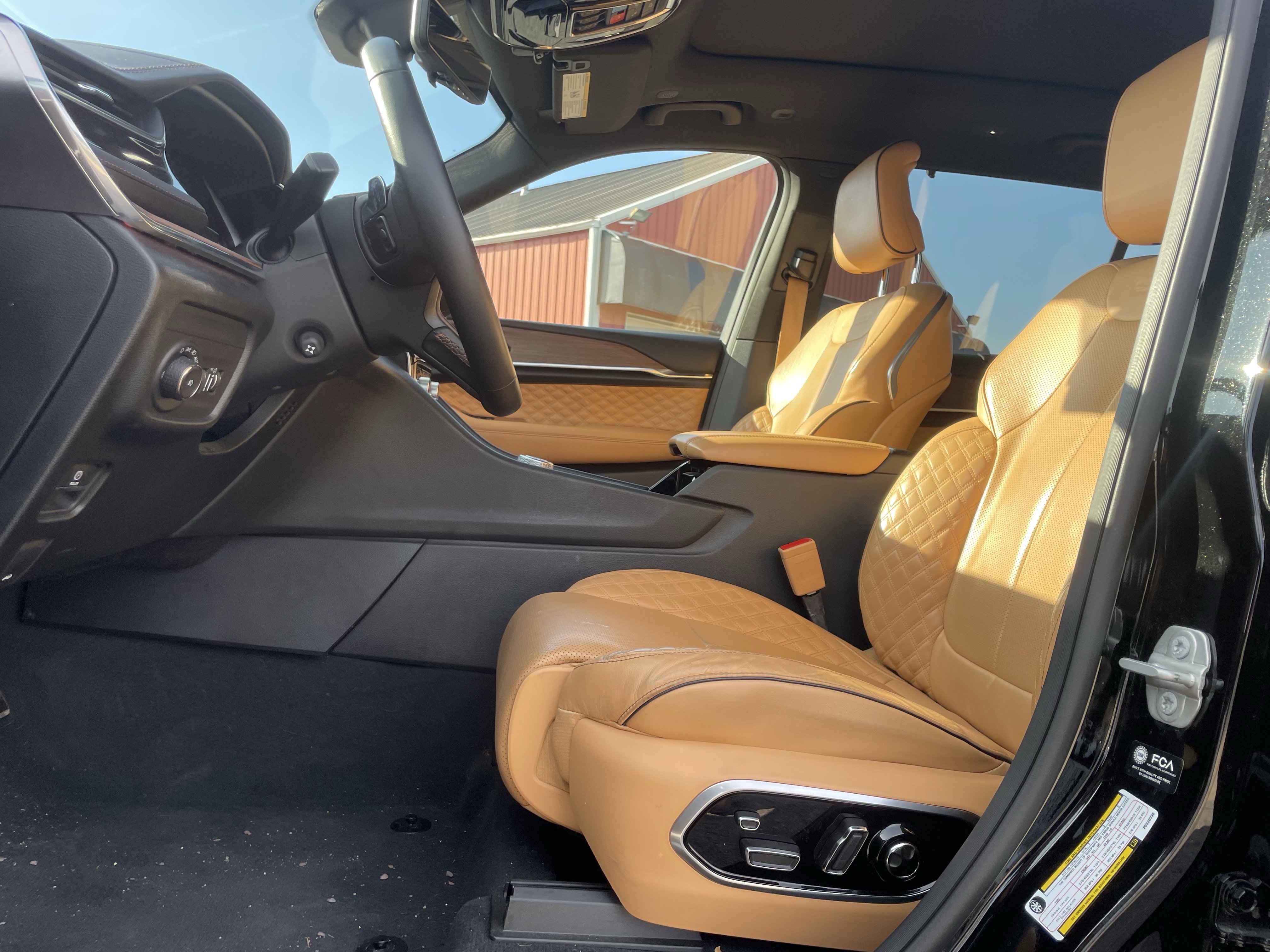 Used 2023 Jeep Grand Cherokee L Summit w/ Advanced Protech Group IV image 12