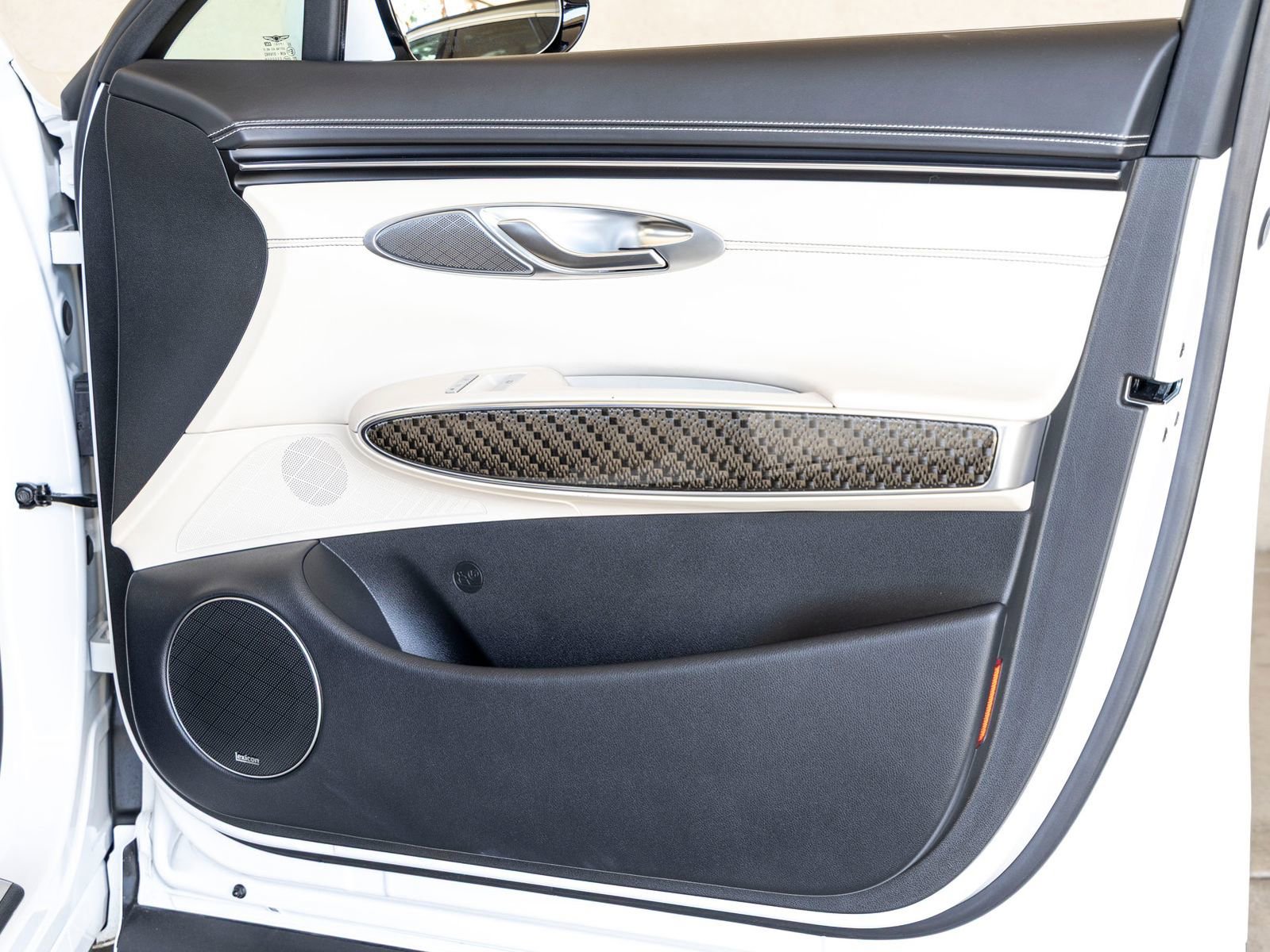 Used 2023 Genesis GV70 3.5T Sport w/ Sport Prestige Package image 25