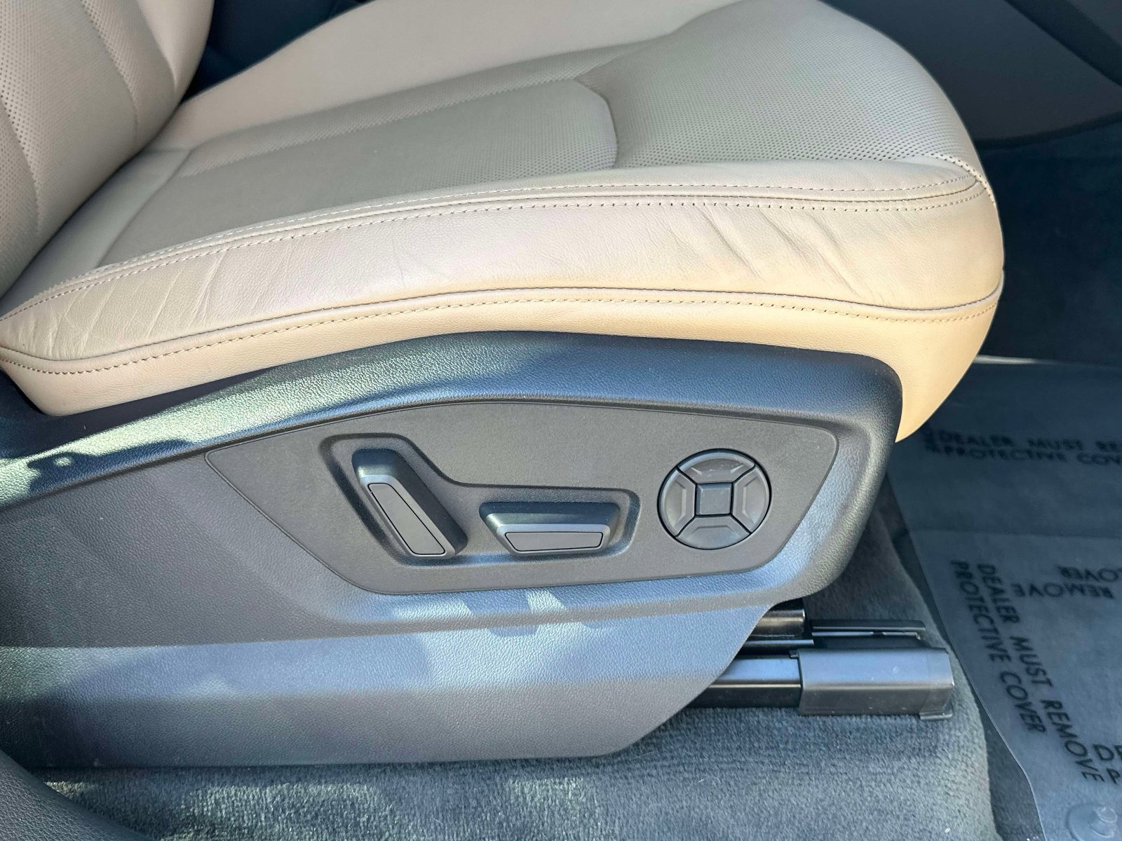 Used 2019 Audi Q8 Premium Plus image 33