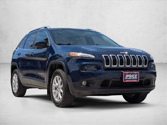 Used 2018 Jeep Cherokee Latitude w/ Cold Weather Group AWD/4WD image 3