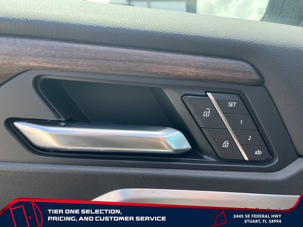 New 2026 GMC Acadia Denali Ultimate AWD/4WD image 12