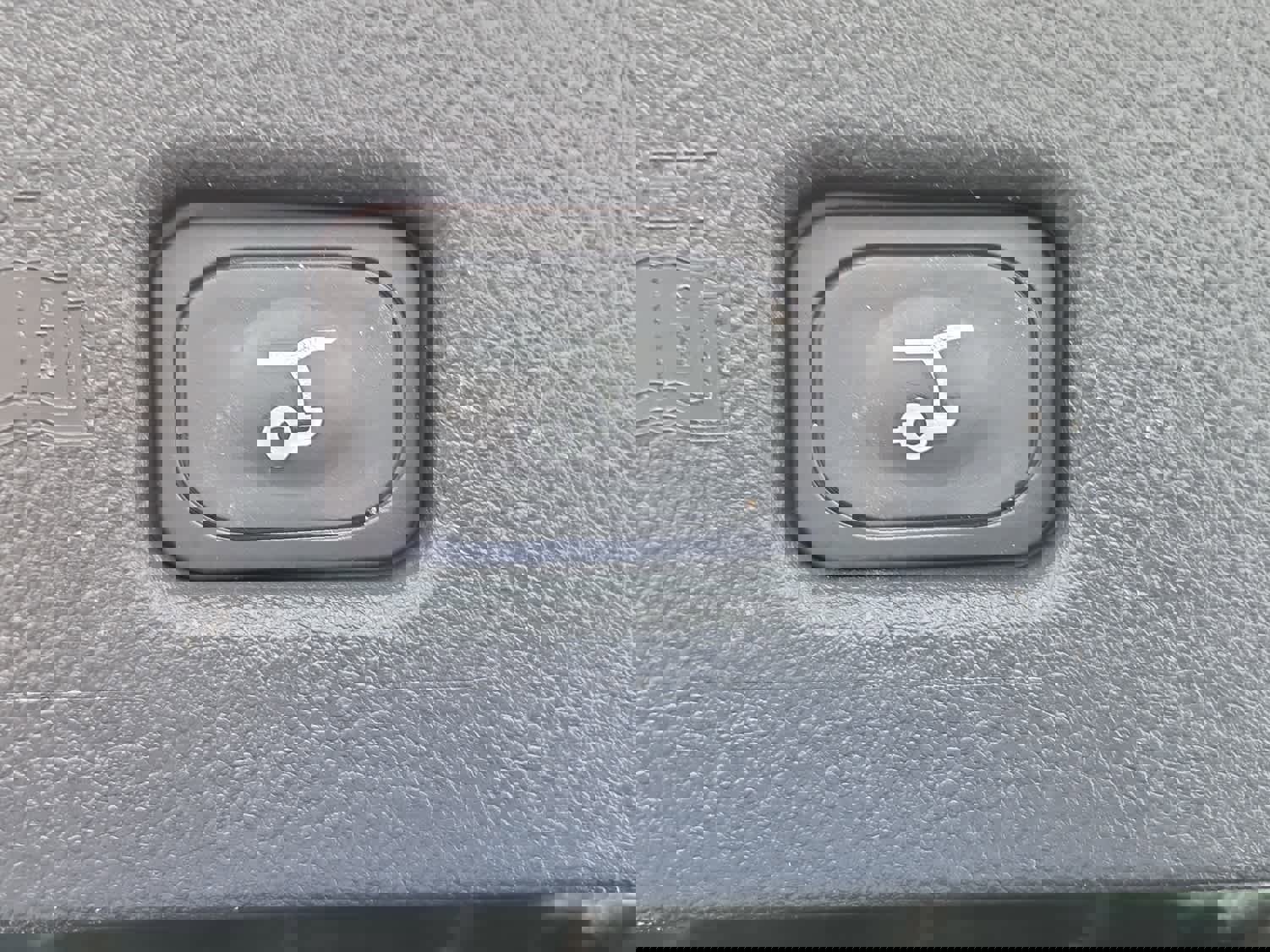 Used 2023 Lincoln Nautilus Reserve image 11