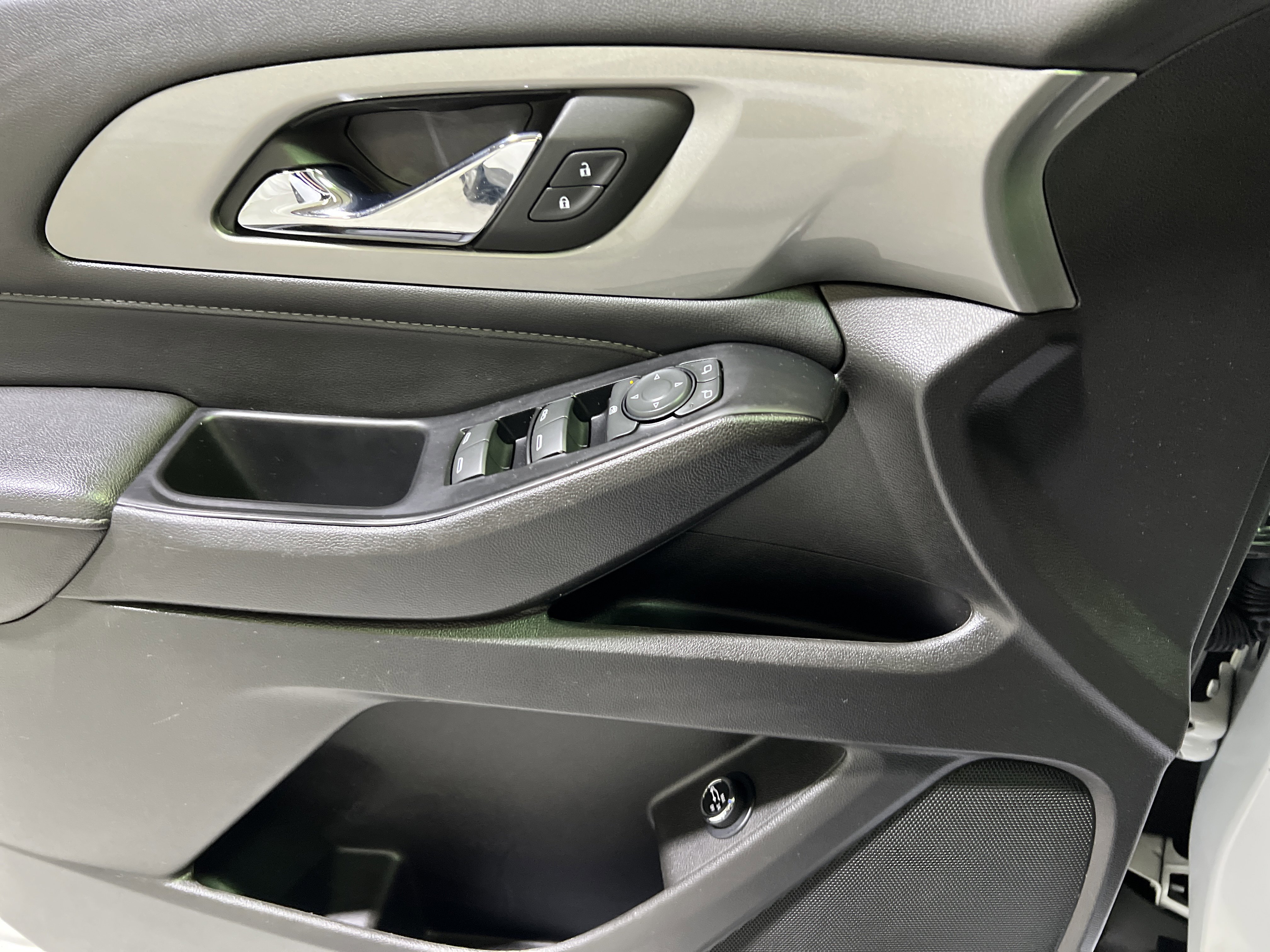 Certified 2023 Chevrolet Traverse LT image 25