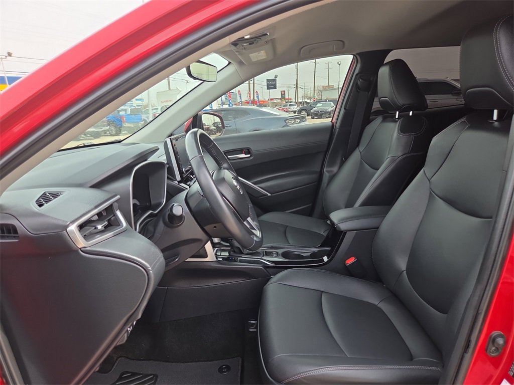 Used 2022 Toyota Corolla Cross XLE image 12