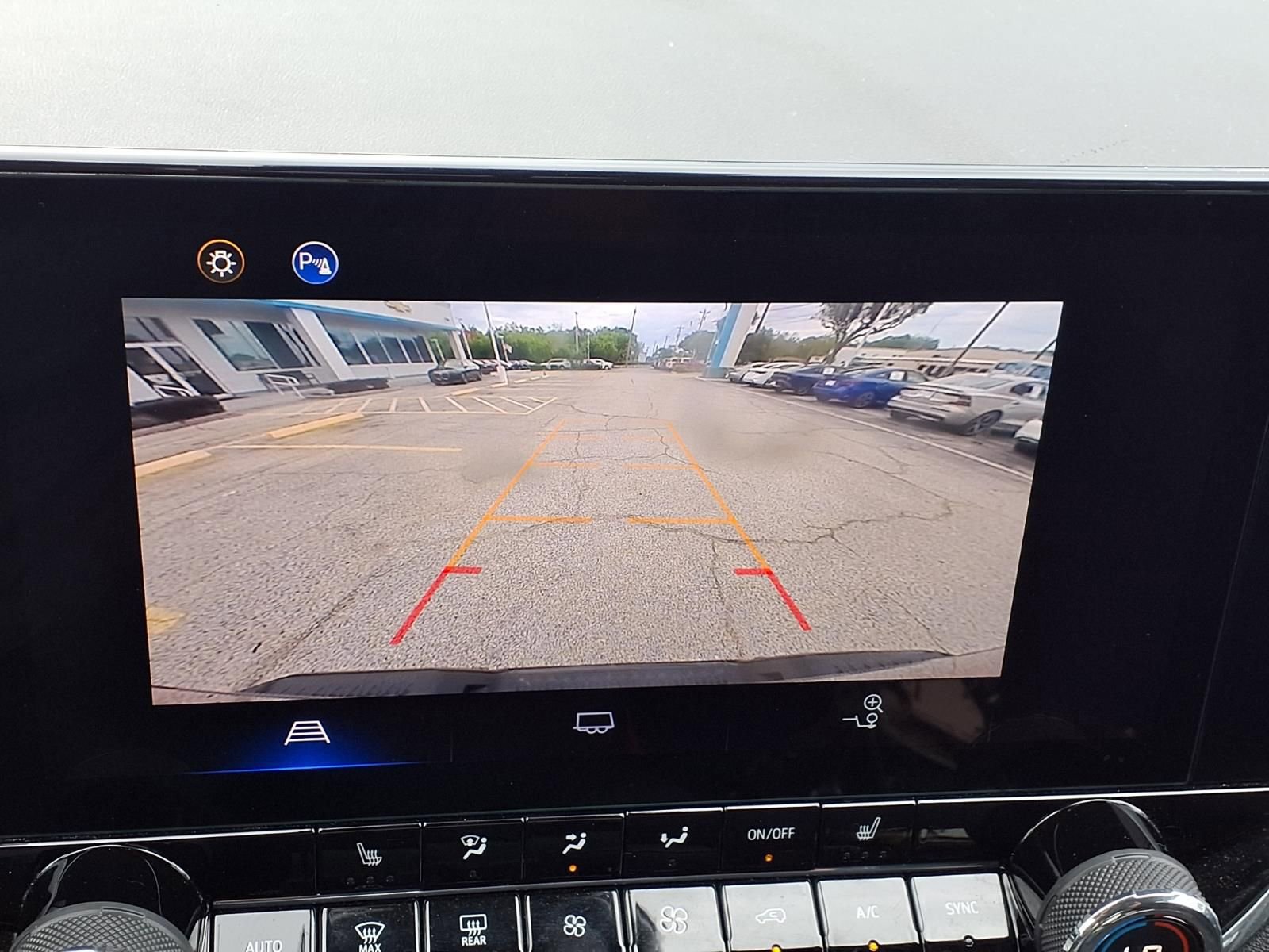 Used 2025 Chevrolet Colorado Trail Boss w/ Off-Road Front Bumper Package image 4