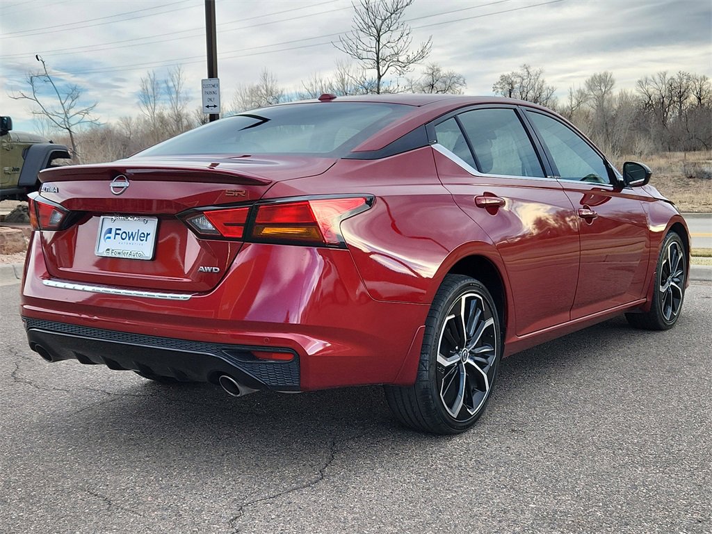 Used 2023 Nissan Altima 2.5 SR image 3