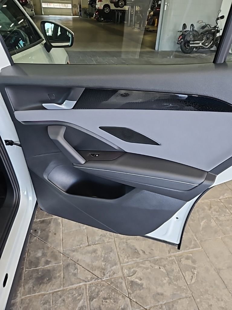New 2026 Volkswagen Tiguan SE AWD/4WD image 15