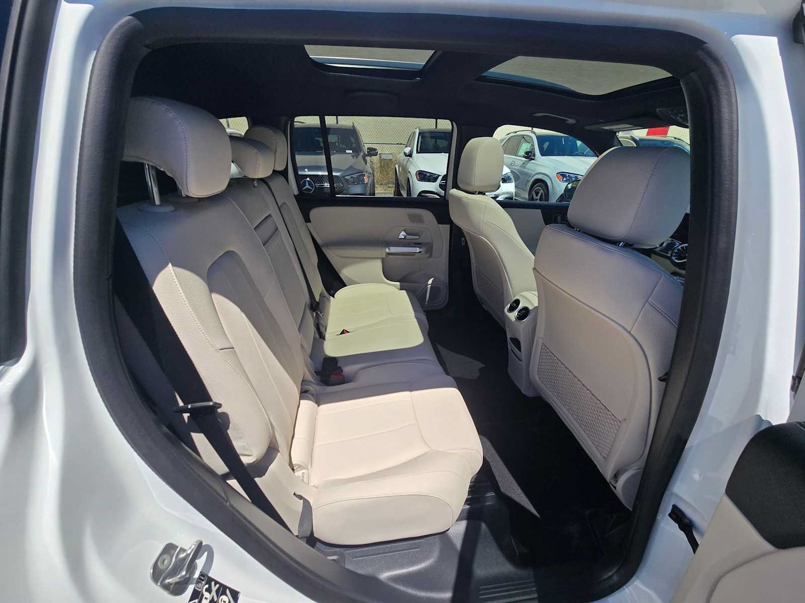 New 2026 Mercedes-Benz GLB 250 4MATIC image 12