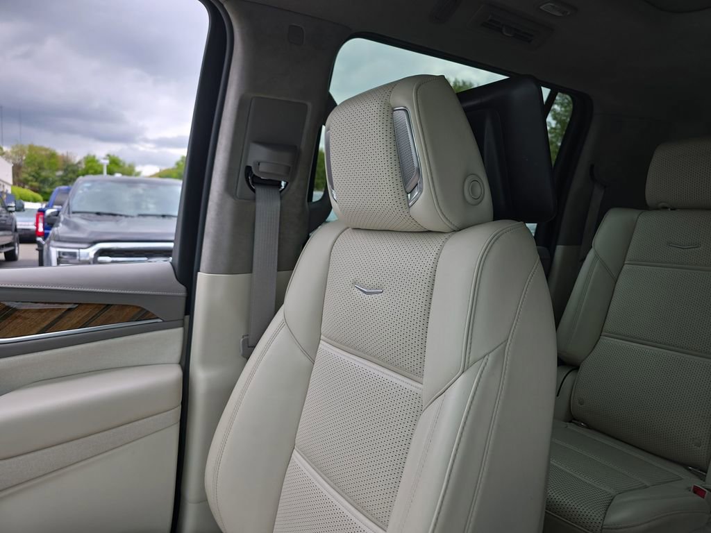 Used 2022 Cadillac Escalade ESV Premium Luxury Platinum AWD/4WD image 41