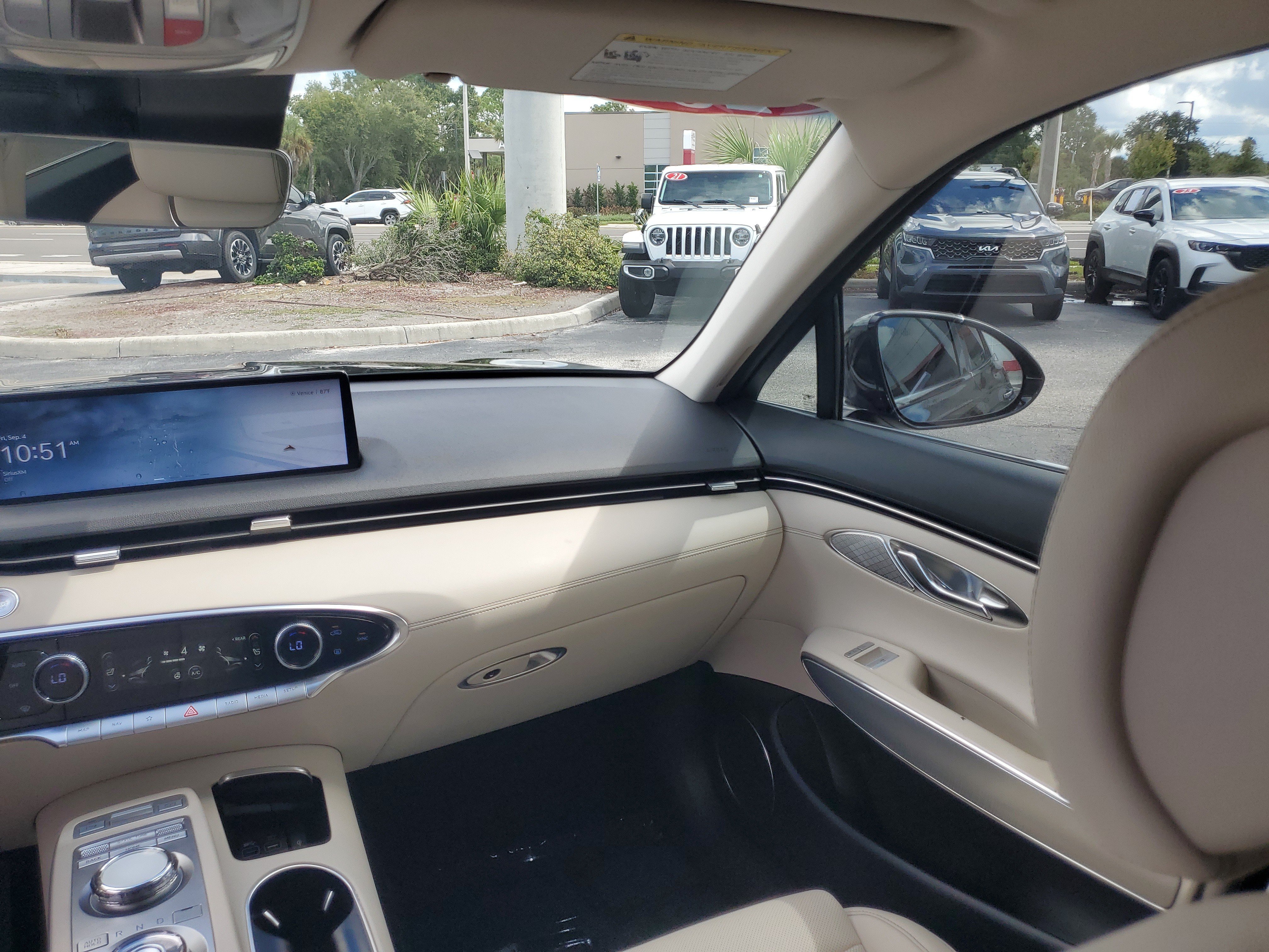 Used 2023 Genesis GV70 2.5T w/ Select Package AWD/4WD image 20