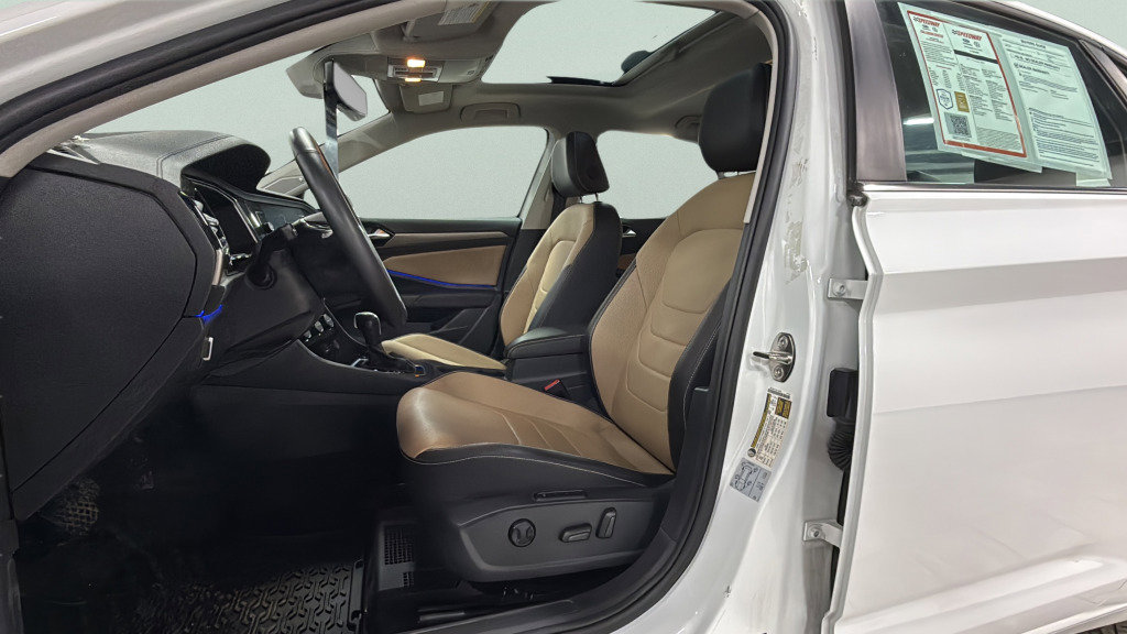 Certified 2021 Volkswagen Jetta SEL Premium image 17