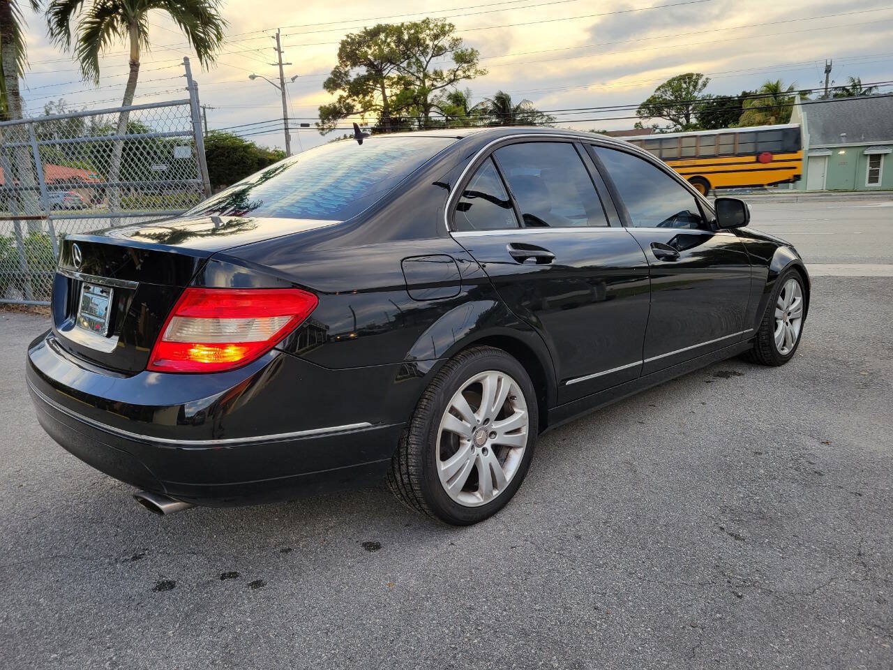 Used 2009 Mercedes-Benz C 300 Sedan image 5