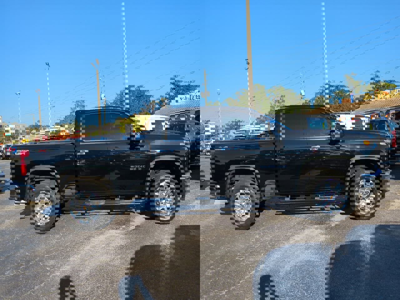 Used 2021 Chevrolet Silverado 2500 LTZ w/ LTZ Premium Package image 3