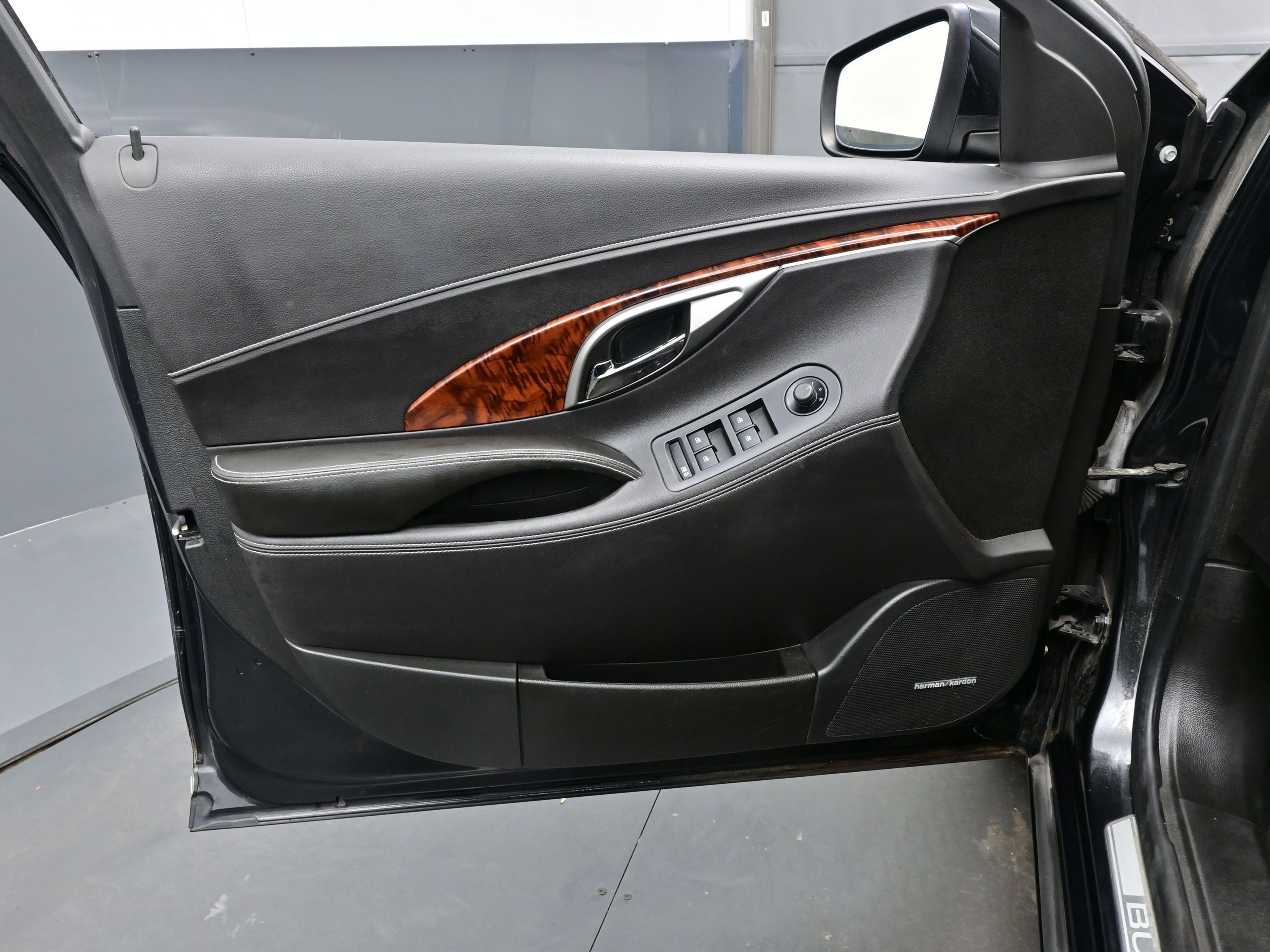 Used 2012 Buick LaCrosse Touring image 9