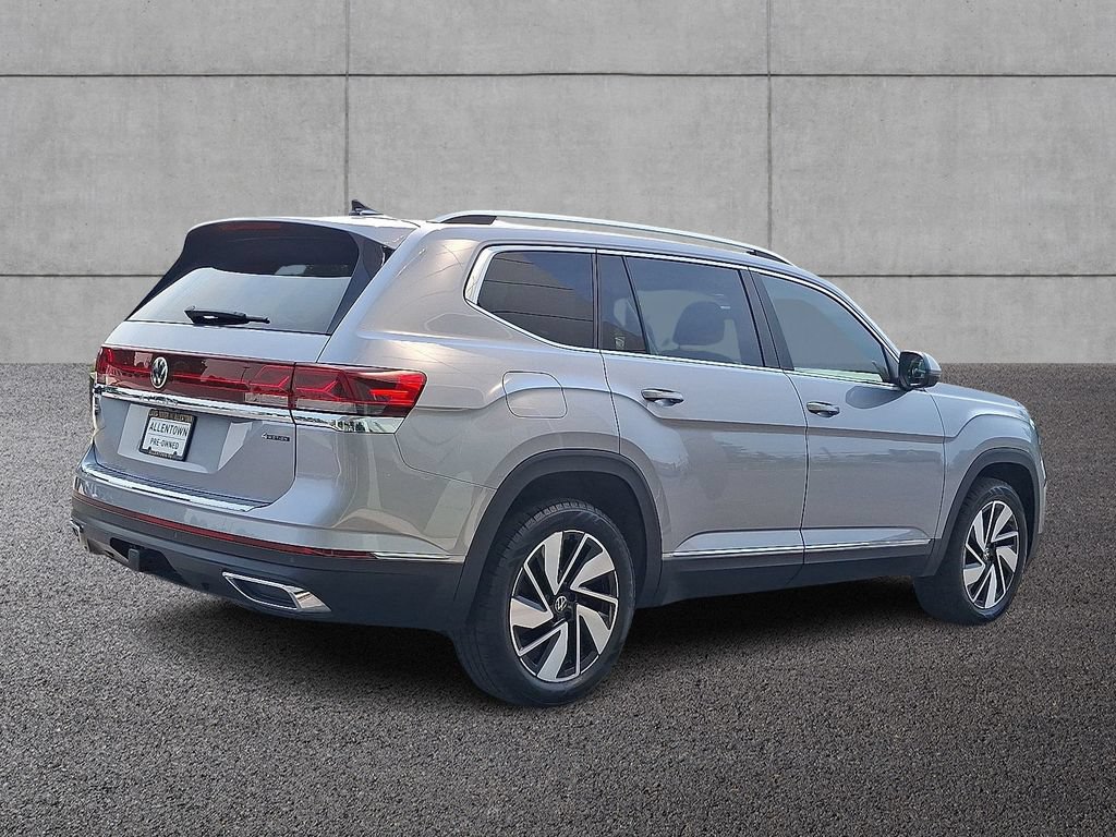 Used 2024 Volkswagen Atlas SEL AWD/4WD image 4