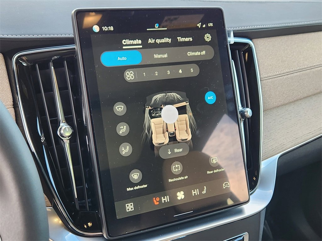 New 2026 Volvo XC90 B6 Plus w/ Protection Package Premier image 14