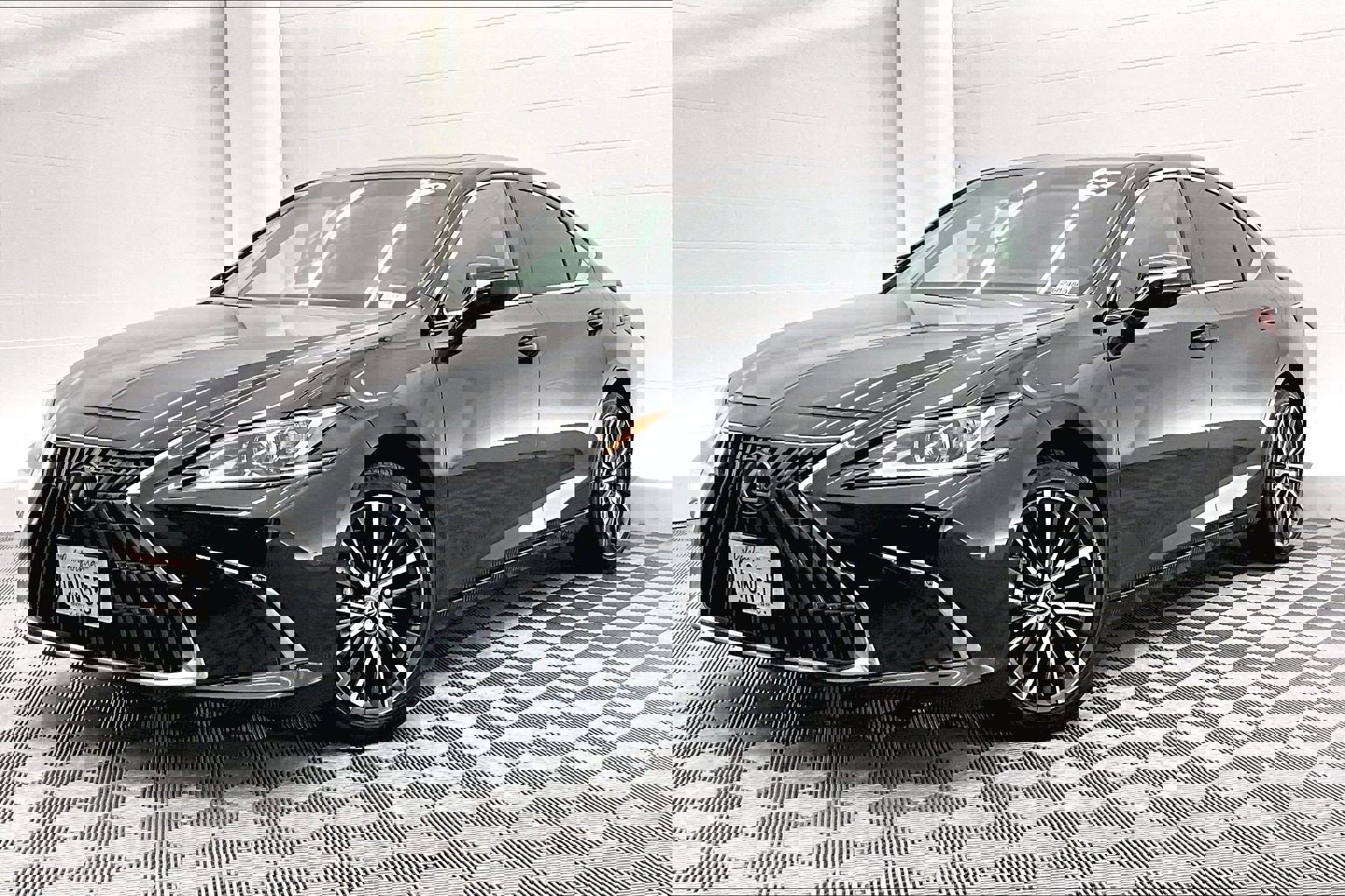 Used 2025 Lexus ES 300h w/ Premium Package image 12