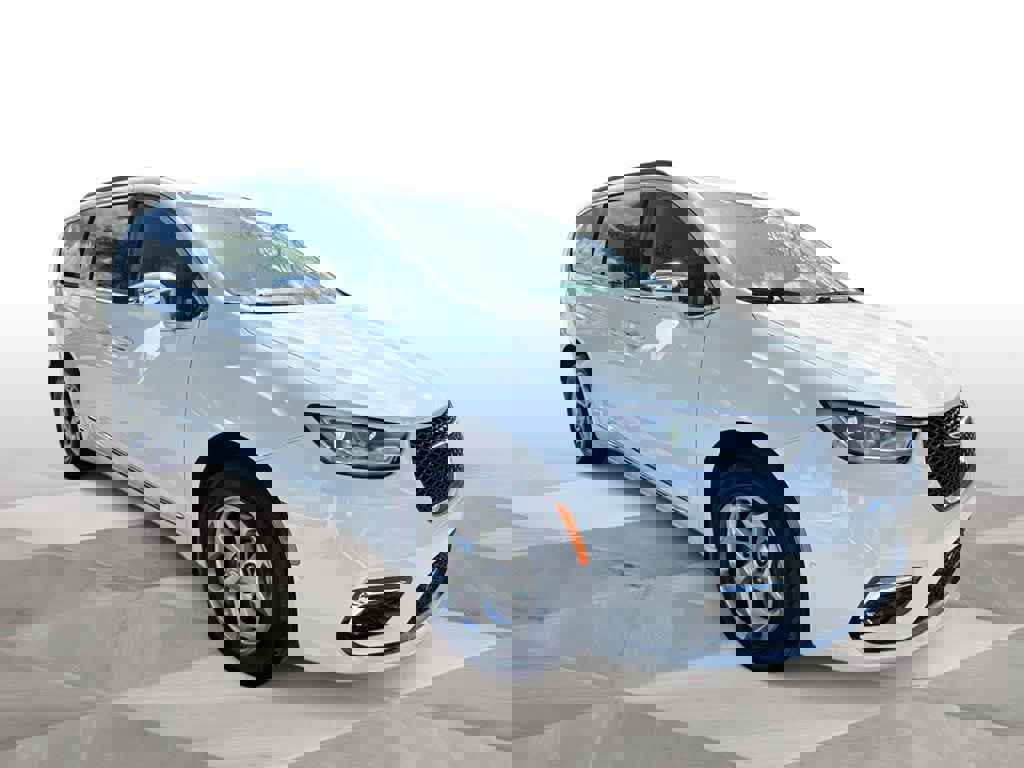 Used 2022 Chrysler Pacifica Limited image 2