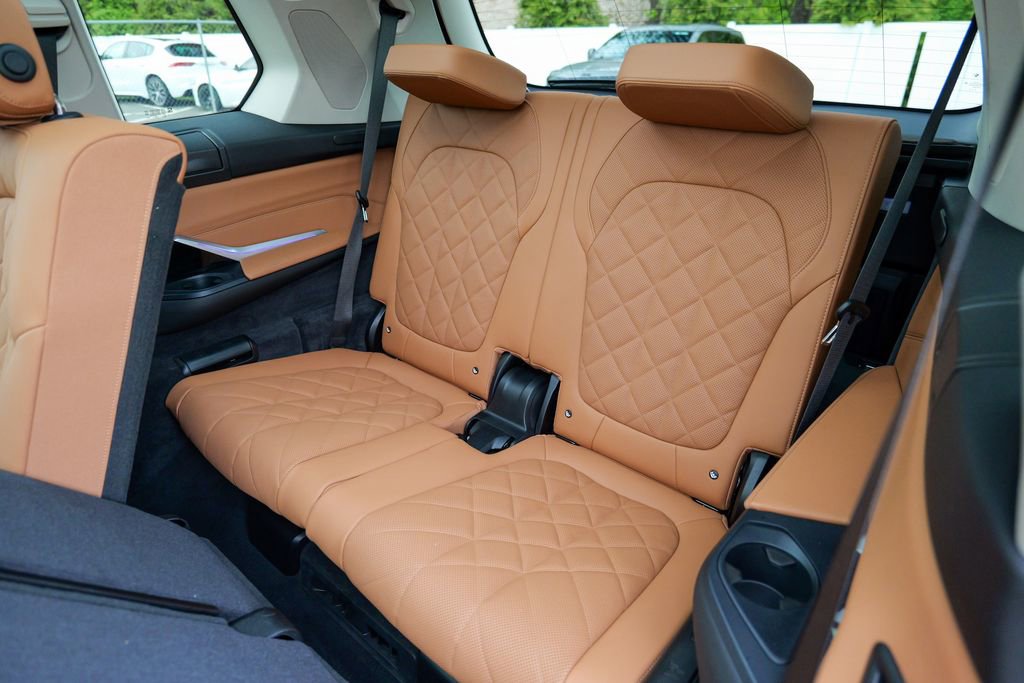 Used 2024 BMW X7 xDrive40i w/ Executive Package AWD/4WD image 31