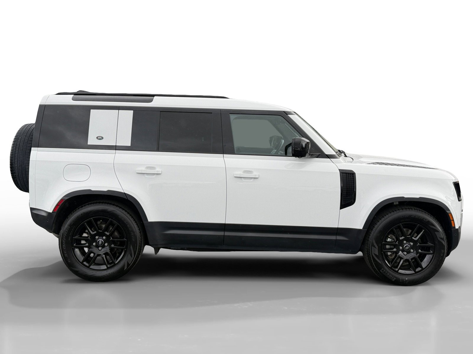 Used 2024 Land Rover Defender 110 S image 6