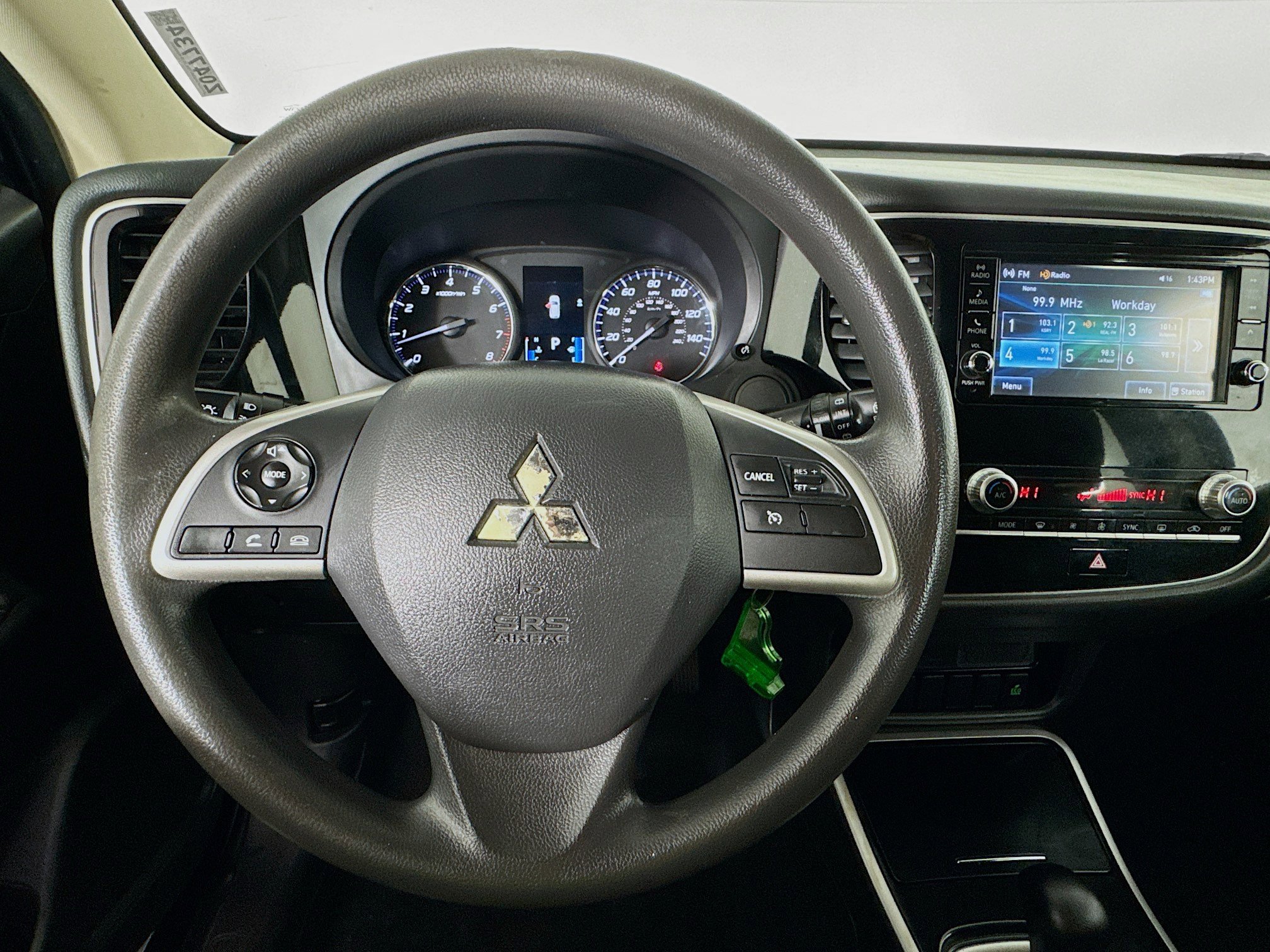 Used 2020 Mitsubishi Outlander ES image 11