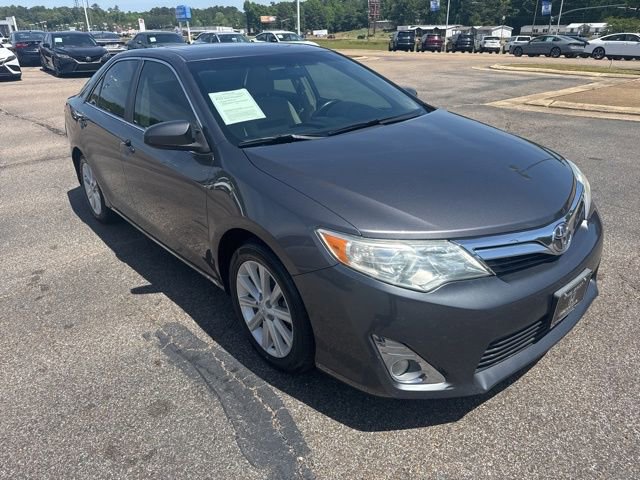 Used 2014 Toyota Camry XLE FWD image 2