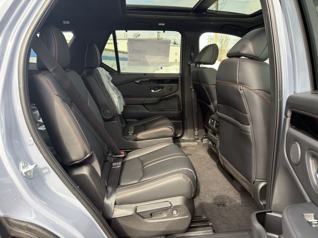 Used 2026 Honda Pilot TrailSport image 25
