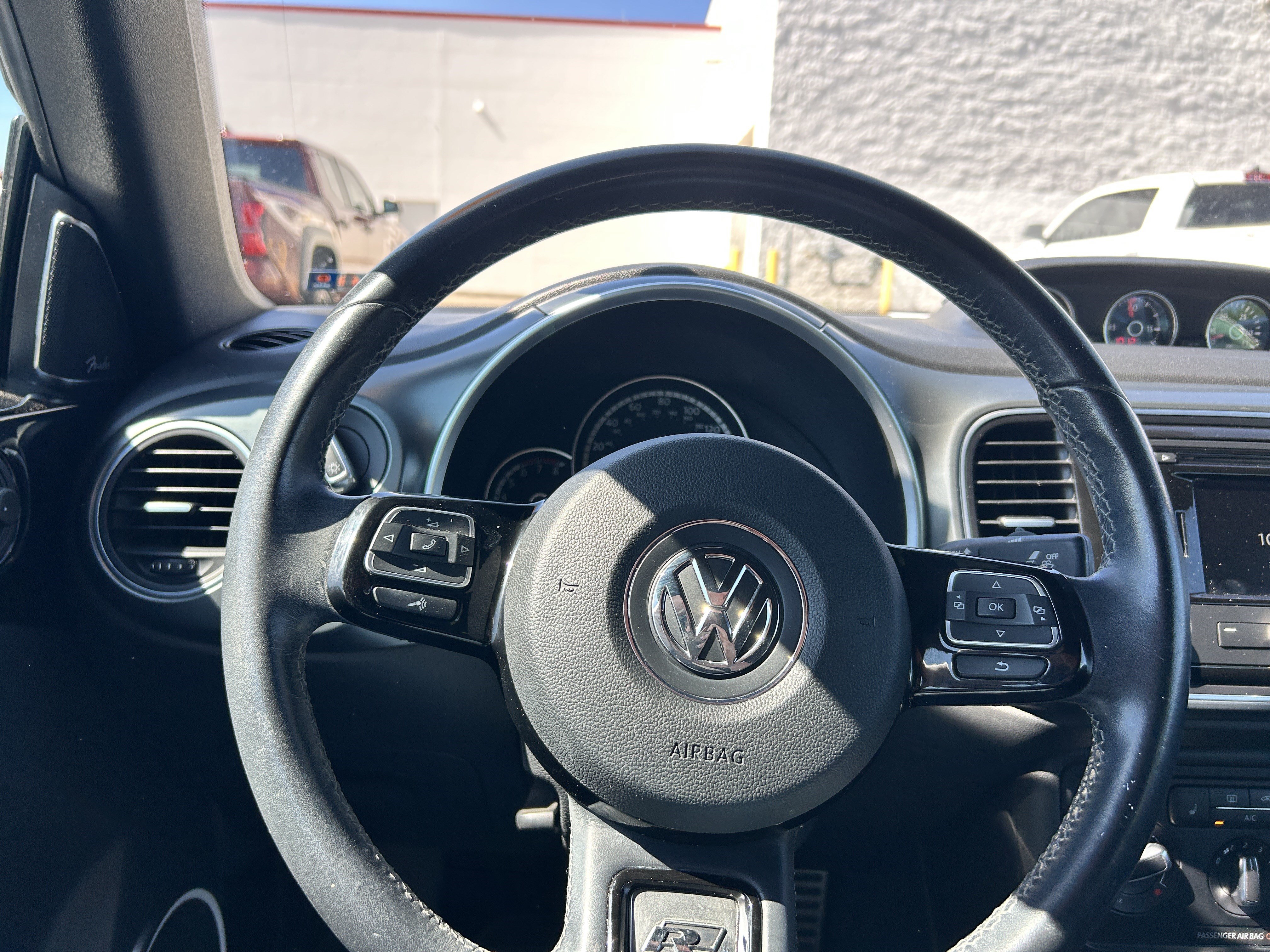 Used 2014 Volkswagen Beetle R-Line FWD image 17
