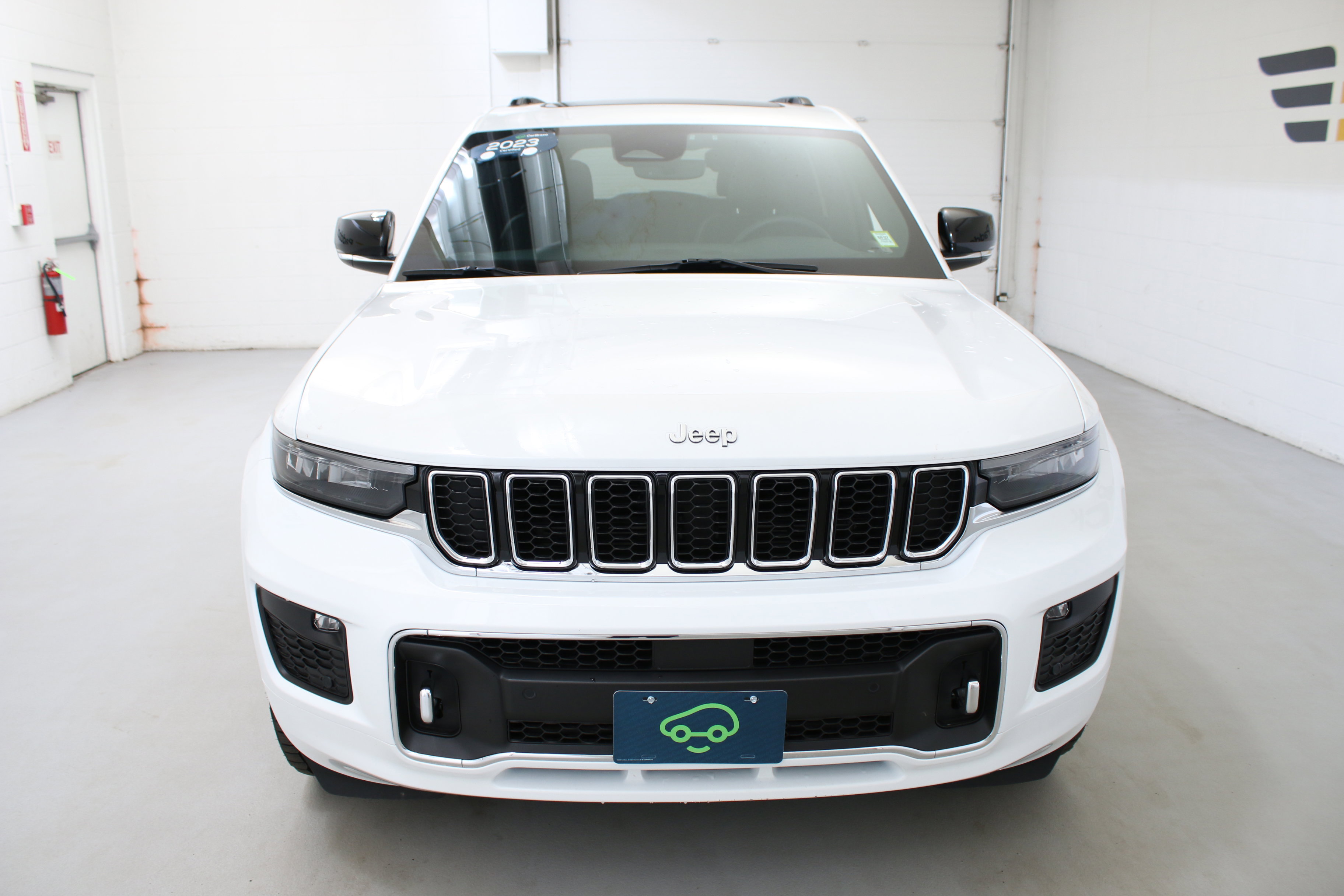 Used 2023 Jeep Grand Cherokee L Overland w/ MOPAR Finishing Package AWD/4WD image 3