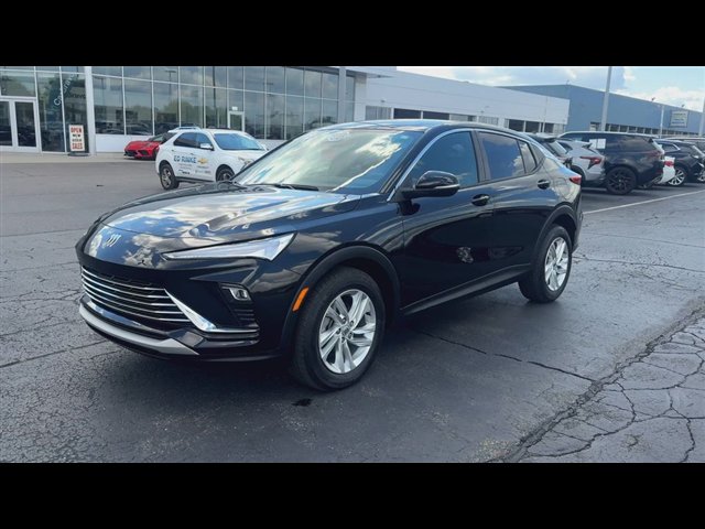 Used 2024 Buick Envista Sport Touring w/ Convenience I Package FWD image 4