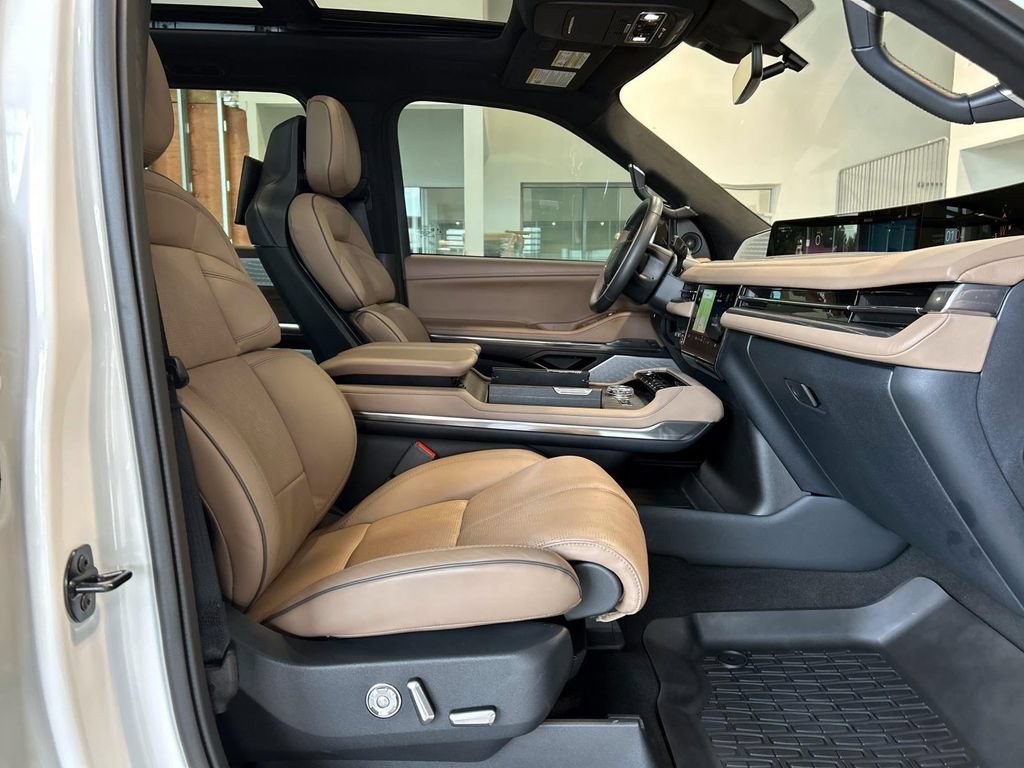 Used 2025 Lincoln Navigator L Black Label AWD/4WD image 21