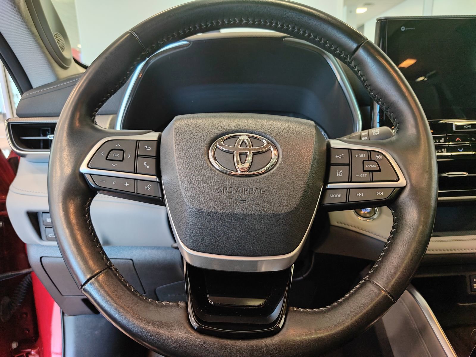 Used 2022 Toyota Highlander Platinum image 28