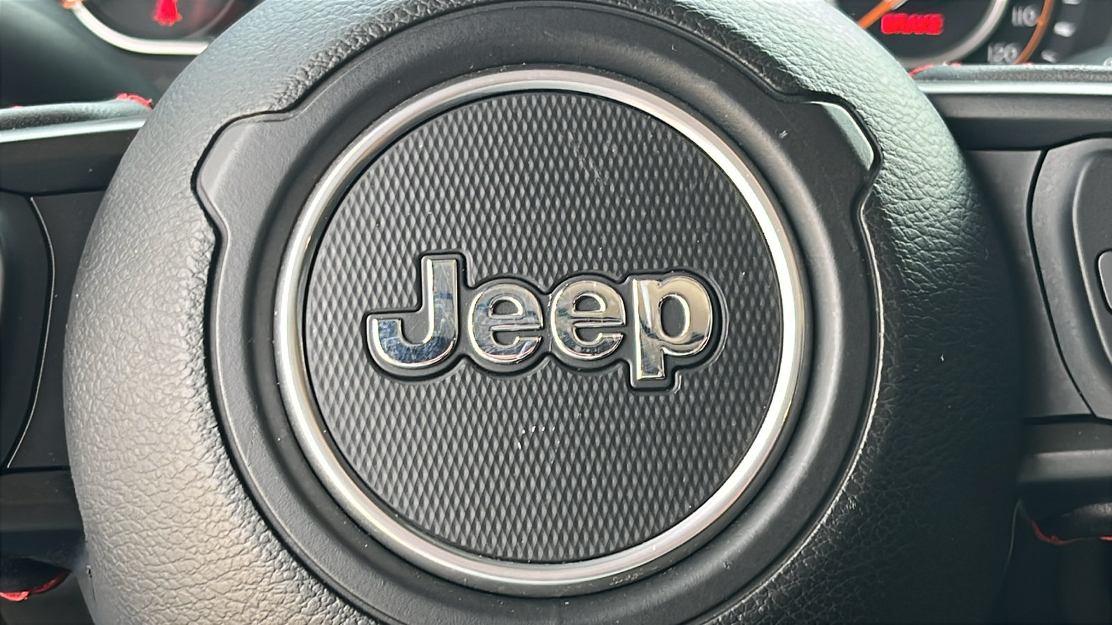 Used 2024 Jeep Wrangler Unlimited Rubicon w/ Technology Group AWD/4WD image 17